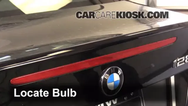 2011 BMW 128i 3.0L 6 Cyl. Coupe Éclairage Feu de freinage central (remplacer l'ampoule)